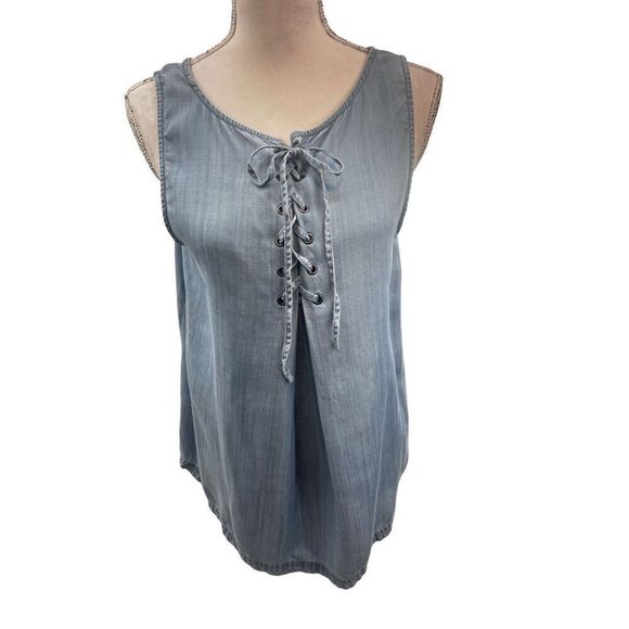 ￼two by Vince Compto ￼ sleeveless denim top ties at the back or the front size m - Picture 13 of 14